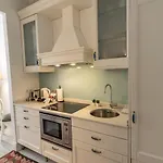 Designer 1-Bdr Apartment In Trendy Neighborhood