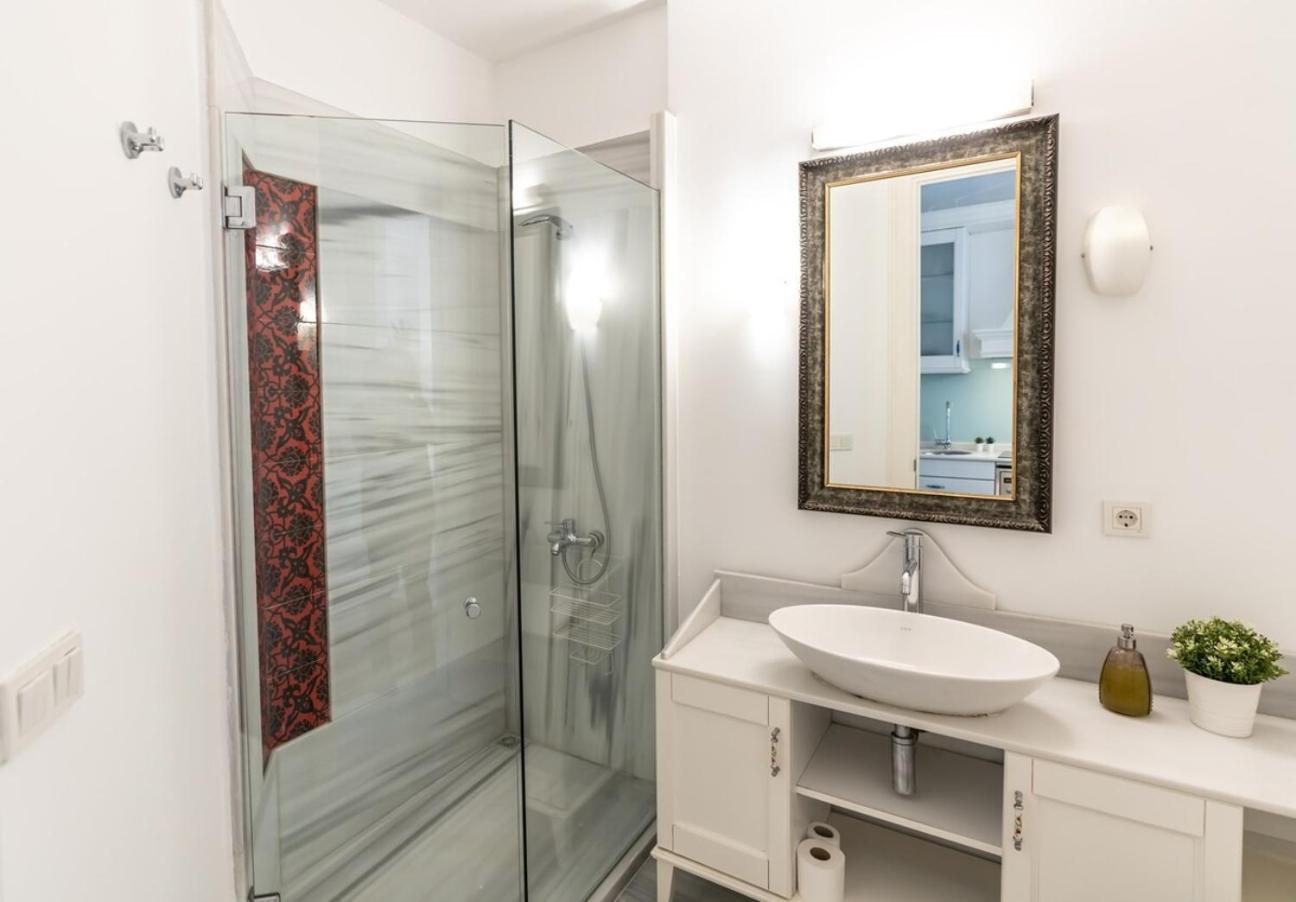 Daire Designer 1-bdr In Trendy Neighborhood