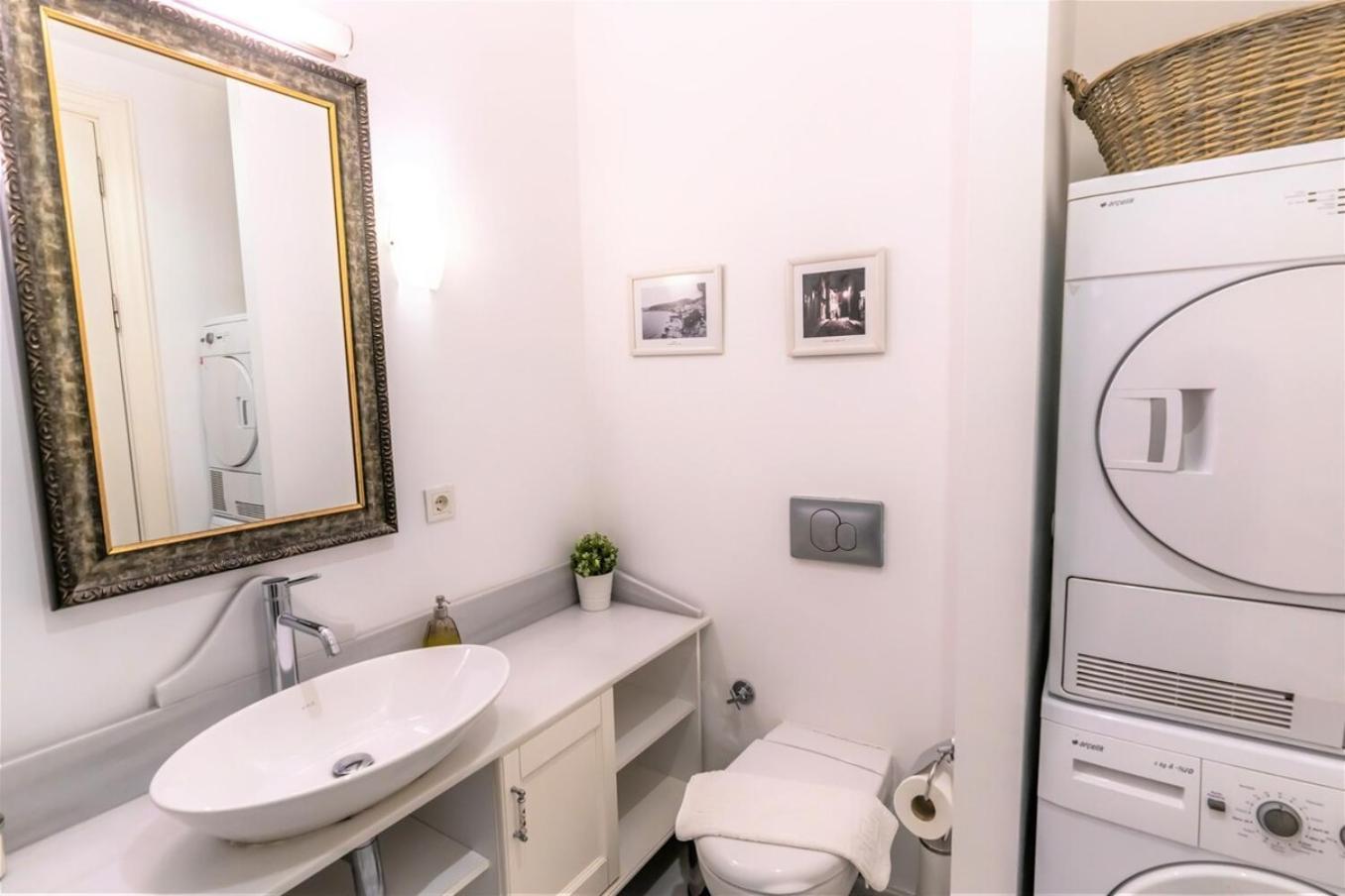 Designer 1-bdr In Trendy Neighborhood Daire İstanbul